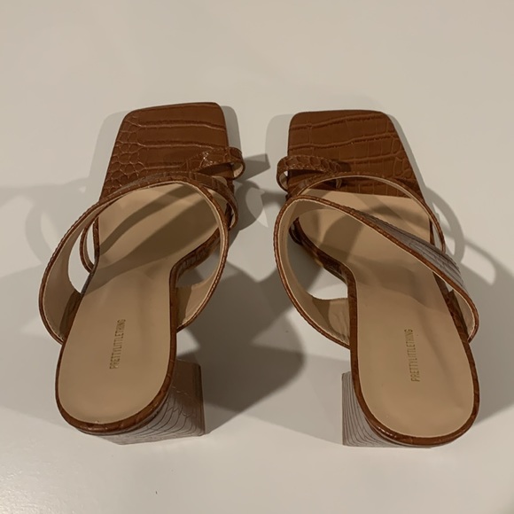 Tan Heels - Picture 5 of 5